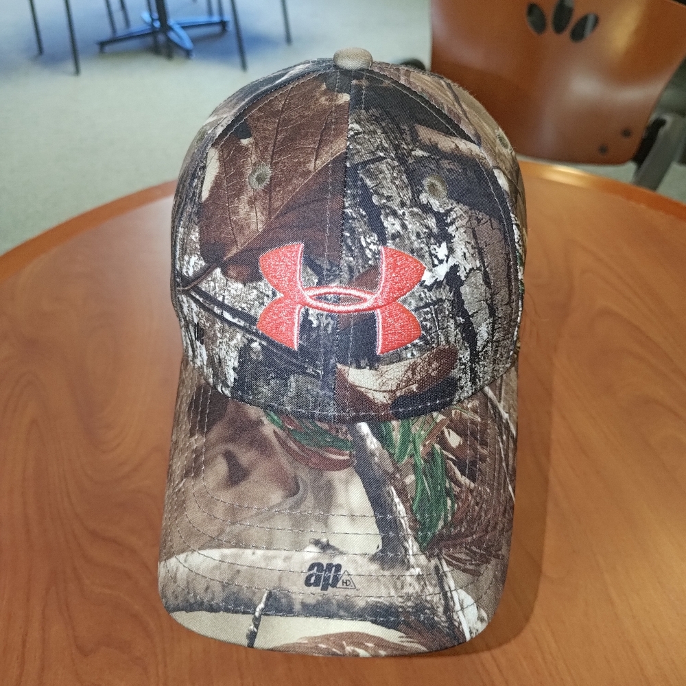 Under Armour Camo Embroidered FlexFit Fitted Women's Cap Hat OSFA